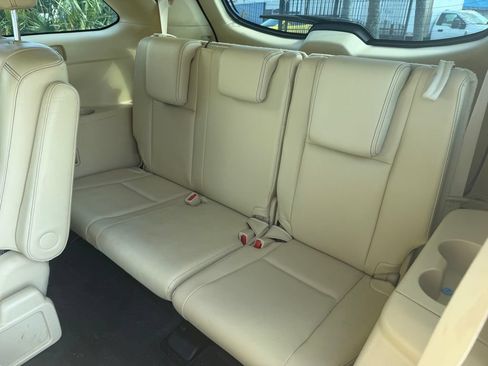 Used 2014 Toyota Highlander XLE FWD image 14