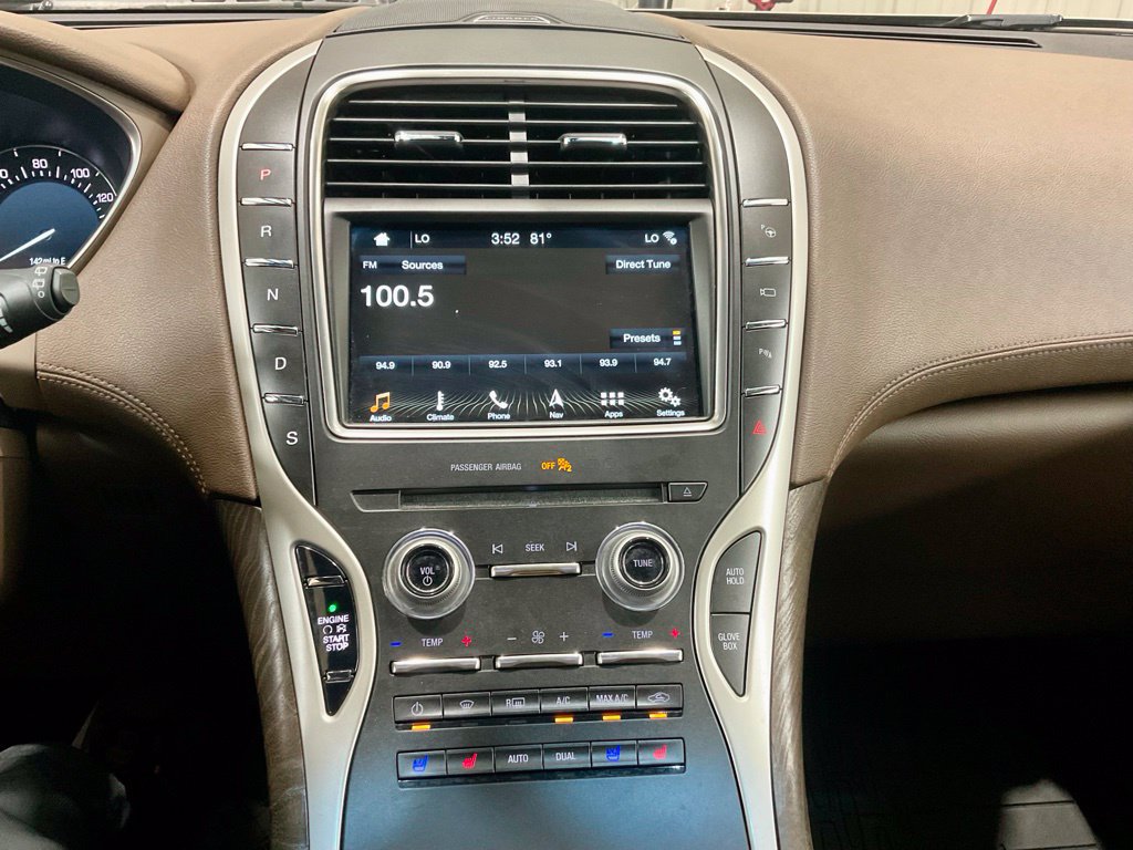 Used 2017 Lincoln MKX Reserve w/ Driver Assistance Package AWD/4WD image 18