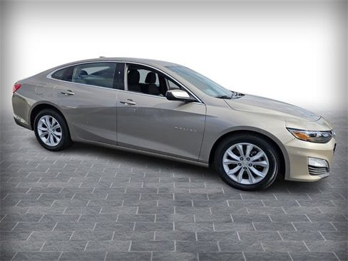 Used 2024 Chevrolet Malibu LT image 3