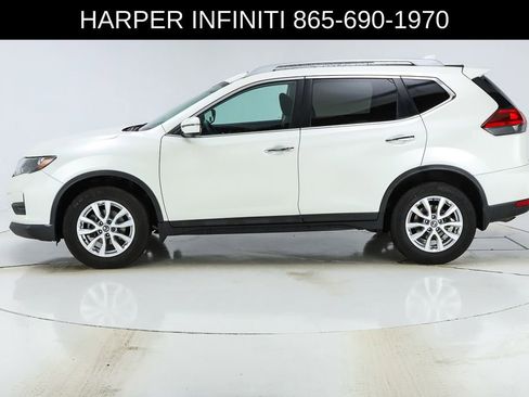 Used 2017 Nissan Rogue SV AWD/4WD image 2