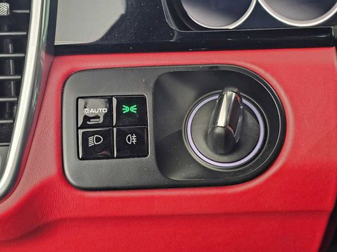 Used 2019 Porsche Cayenne image 30