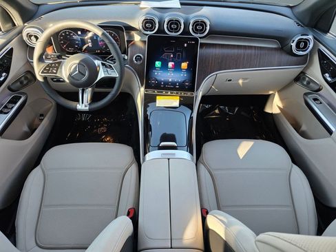 Used 2026 Mercedes-Benz GLC 300 4MATIC image 14