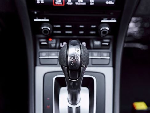 Used 2018 Porsche 911 GT3 RWD image 82