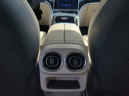 Certified 2025 Mercedes-Benz GLC 300 image 11