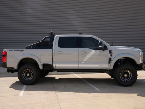 New 2026 Ford F250 Lariat w/ Black Appearance Package AWD/4WD image 2