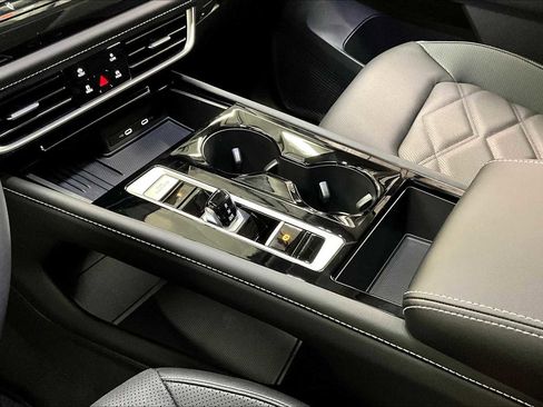 New 2026 Volkswagen Atlas SE image 10