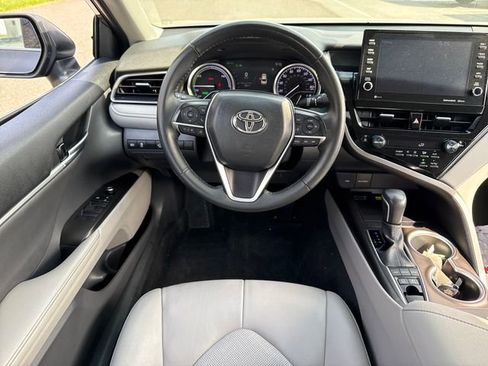 Used 2023 Toyota Camry XLE image 19