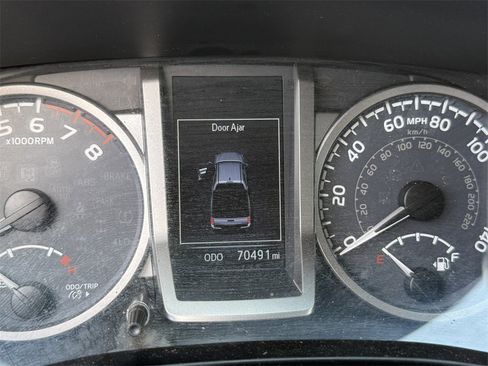 Used 2018 Toyota Tacoma SR5 image 25