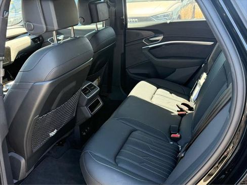 Used 2023 Audi e-tron S Prestige w/ Prestige Package AWD/4WD image 6