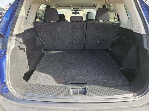 Used 2023 Nissan Rogue S image 25