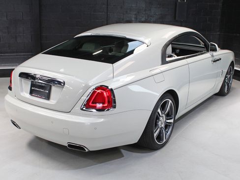 Used 2014 Rolls-Royce Wraith RWD image 19