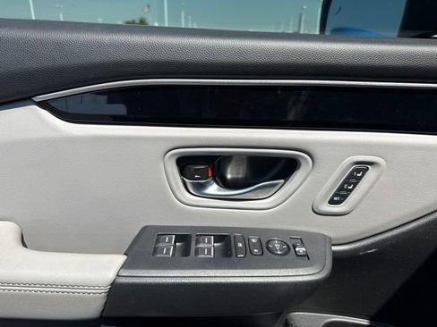 Used 2025 Honda Pilot Touring image 16