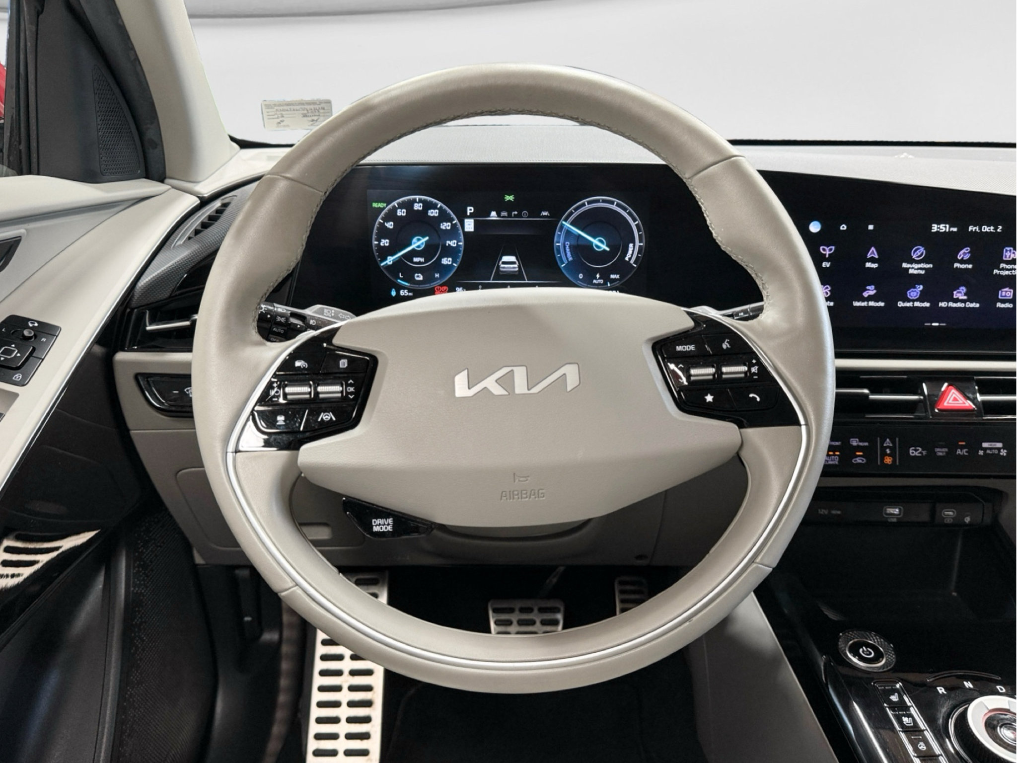 Used 2023 Kia Niro Wave w/ Wave Preserve Package FWD image 8