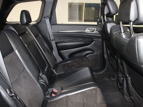 Used 2020 Jeep Grand Cherokee Altitude image 30