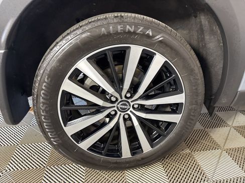 Used 2025 Nissan Pathfinder Platinum w/ Cargo Package image 34