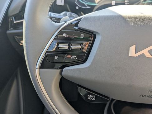 New 2026 Kia Niro EX FWD image 25