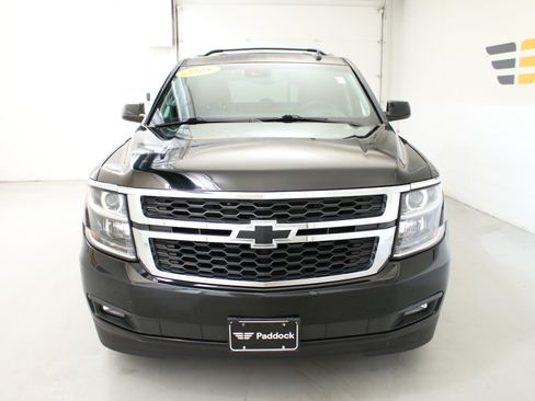 Used 2018 Chevrolet Tahoe LT w/ Luxury Package AWD/4WD image 3