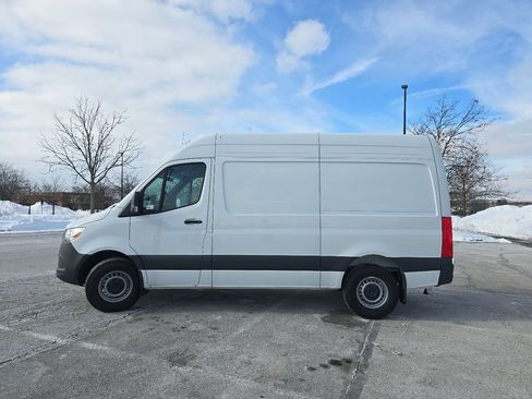 Used 2025 Mercedes-Benz Sprinter 2500 image 10