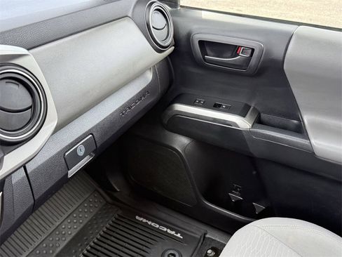 Used 2019 Toyota Tacoma SR5 image 15
