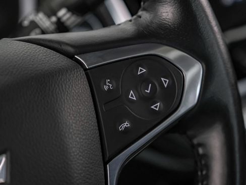 Used 2022 Chevrolet Traverse Premier w/ Redline Edition FWD image 19