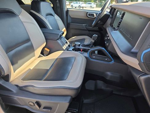 Used 2024 Ford Bronco Wildtrak image 35