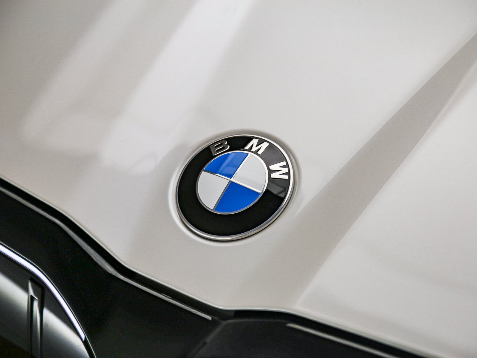 Used 2026 BMW 530i w/ M Sport Package RWD image 9
