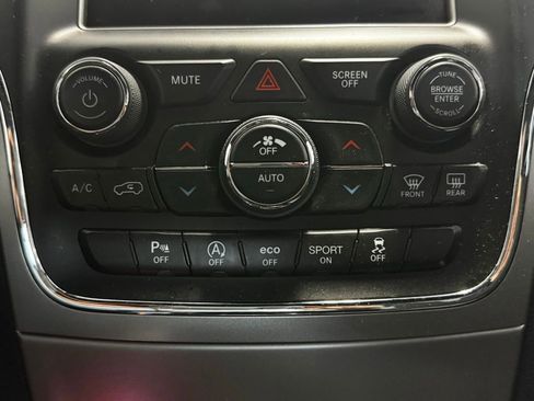 Used 2018 Jeep Grand Cherokee Limited image 18