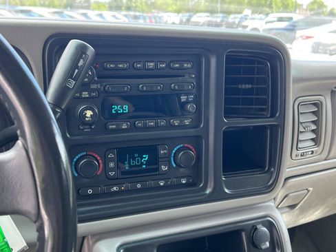 Used 2005 Chevrolet Silverado 2500 LT w/ Heavy-Duty Power Package AWD/4WD image 37