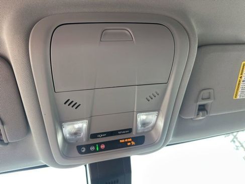 Used 2024 Chevrolet Equinox LT FWD image 15