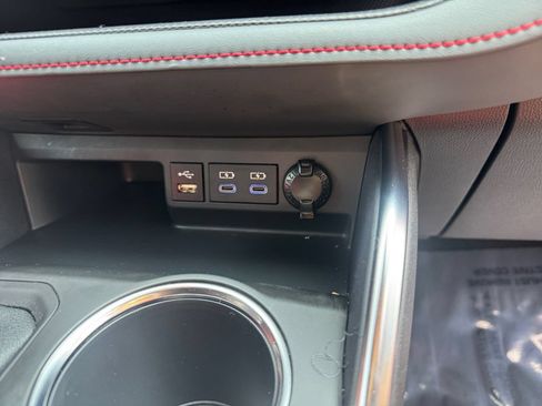 Used 2022 Toyota Highlander XSE AWD/4WD image 19