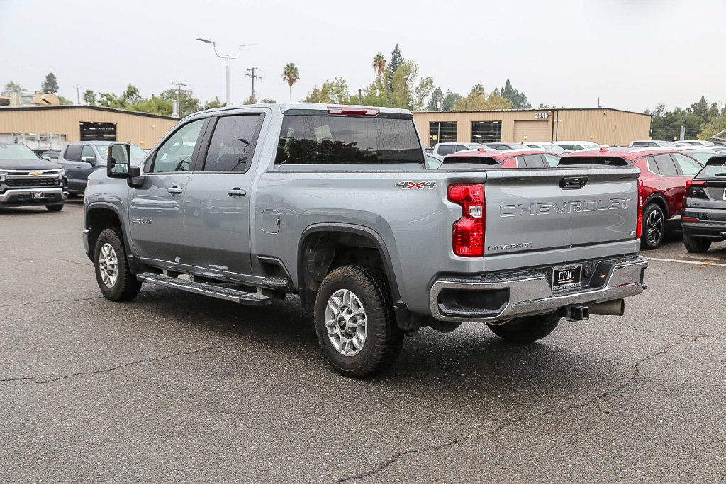 Used 2025 Chevrolet Silverado 2500 LT w/ Convenience Package AWD/4WD image 2