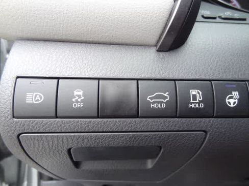Used 2024 Toyota Camry SE w/ Cold Weather Package FWD image 16