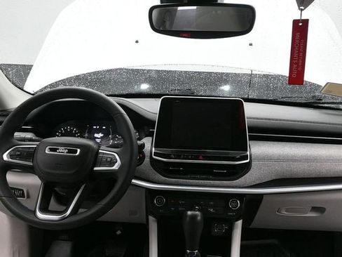 Used 2022 Jeep Compass Latitude image 16