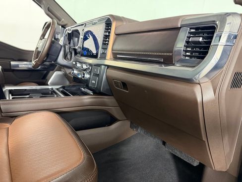 Used 2025 Ford F350 King Ranch AWD/4WD image 31