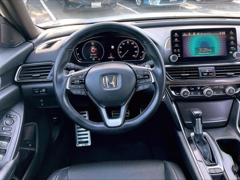 Used 2018 Honda Accord Sport image 8