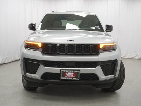 New 2026 Jeep Grand Cherokee Altitude AWD/4WD image 7