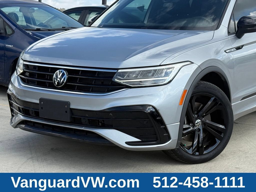 Used 2023 Volkswagen Tiguan SE R-Line FWD image 2
