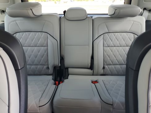 New 2026 Lincoln Navigator Black Label AWD/4WD image 31