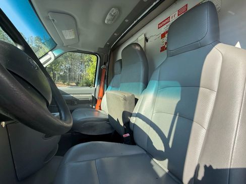 Used 2015 Ford E-350 and Econoline 350 Super Duty image 10