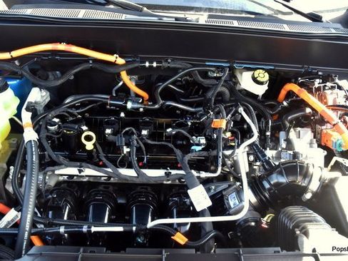 Used 2022 Ford Maverick XLT image 6