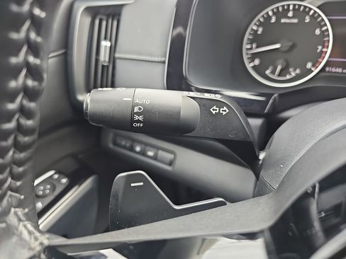 Used 2023 Nissan Pathfinder SL w/ SL Premium Package image 31