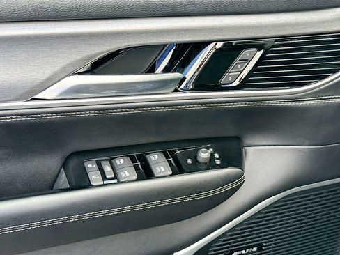 New 2026 Jeep Grand Wagoneer 2WD image 18