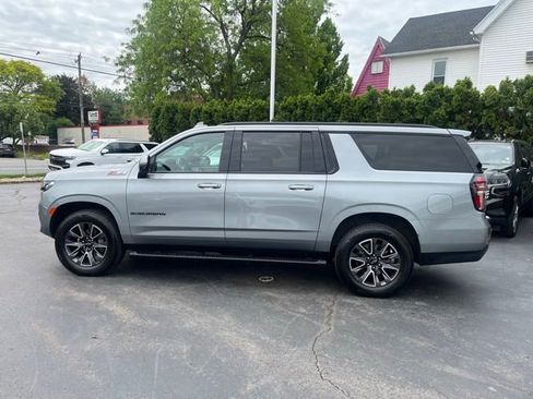 Used 2023 Chevrolet Suburban Z71 w/ Luxury Package AWD/4WD image 6
