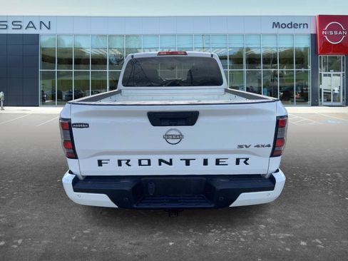Used 2023 Nissan Frontier SV w/ Technology Package AWD/4WD image 9