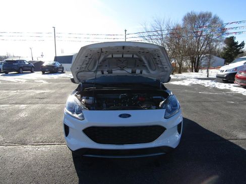Used 2022 Ford Escape SE image 28