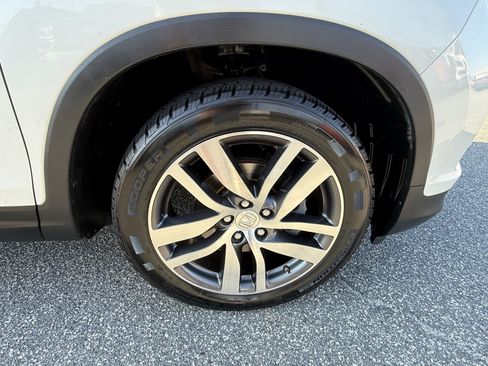 Used 2016 Honda Pilot Touring image 13