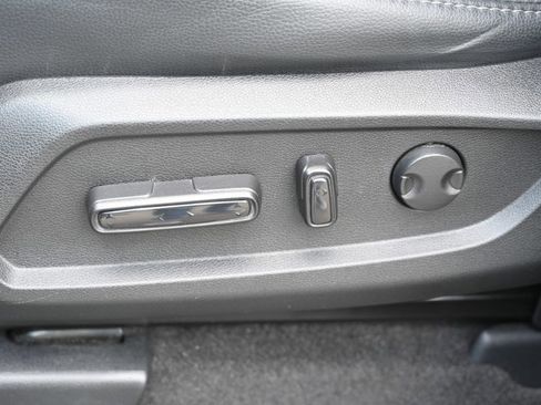 Used 2025 Honda Pilot EX-L image 14