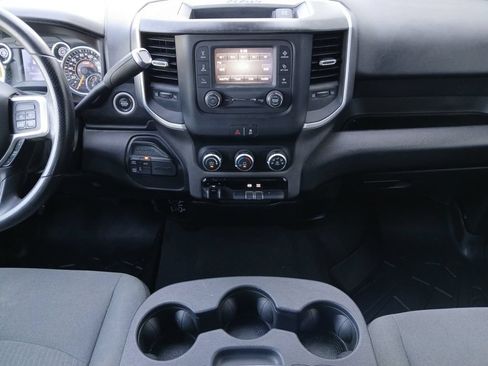 Used 2021 RAM 2500 Big Horn AWD/4WD image 3