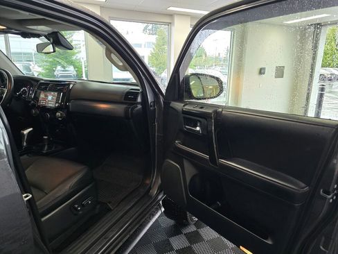 Used 2022 Toyota 4Runner TRD Off-Road Premium image 42
