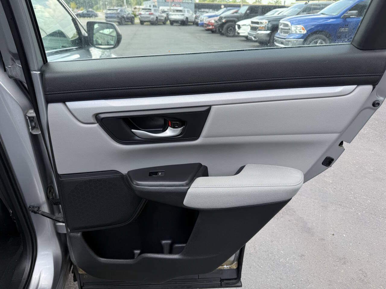 Used 2017 Honda CR-V LX image 26